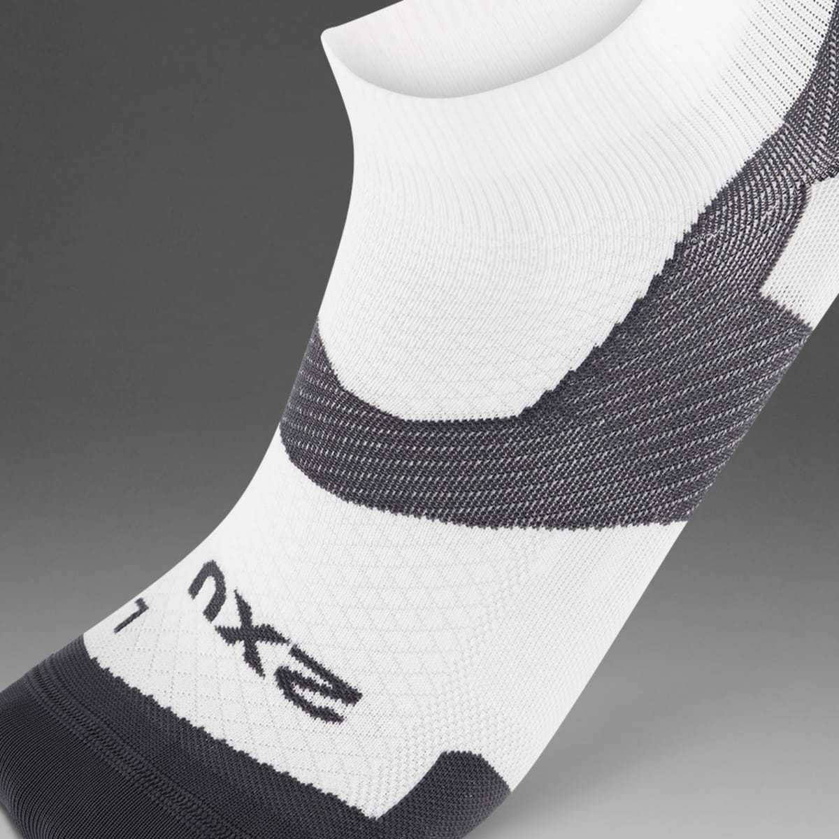 Buy 2XU Unisex Vectr Ultralight 1/4 Crew Socks - White / Grey for running in Singapore - Running Lab SG
