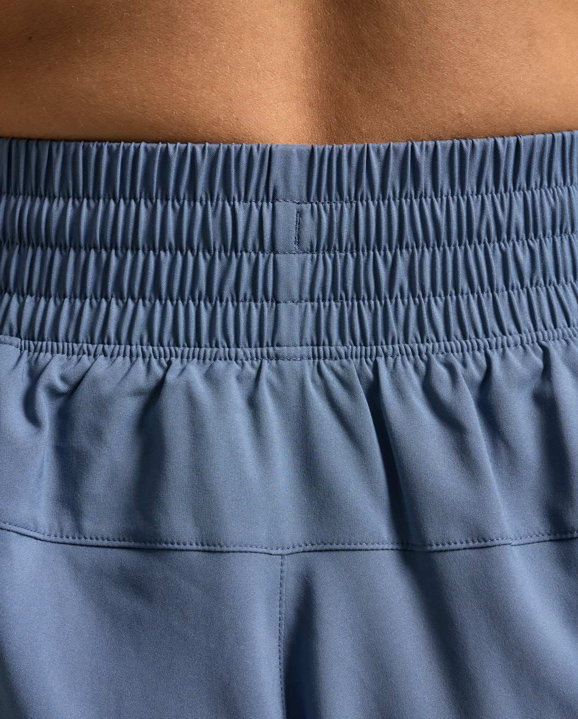 2XU Women Aero Hi-Rise 4 Inch Shorts - Indigo / Indigo Reflective