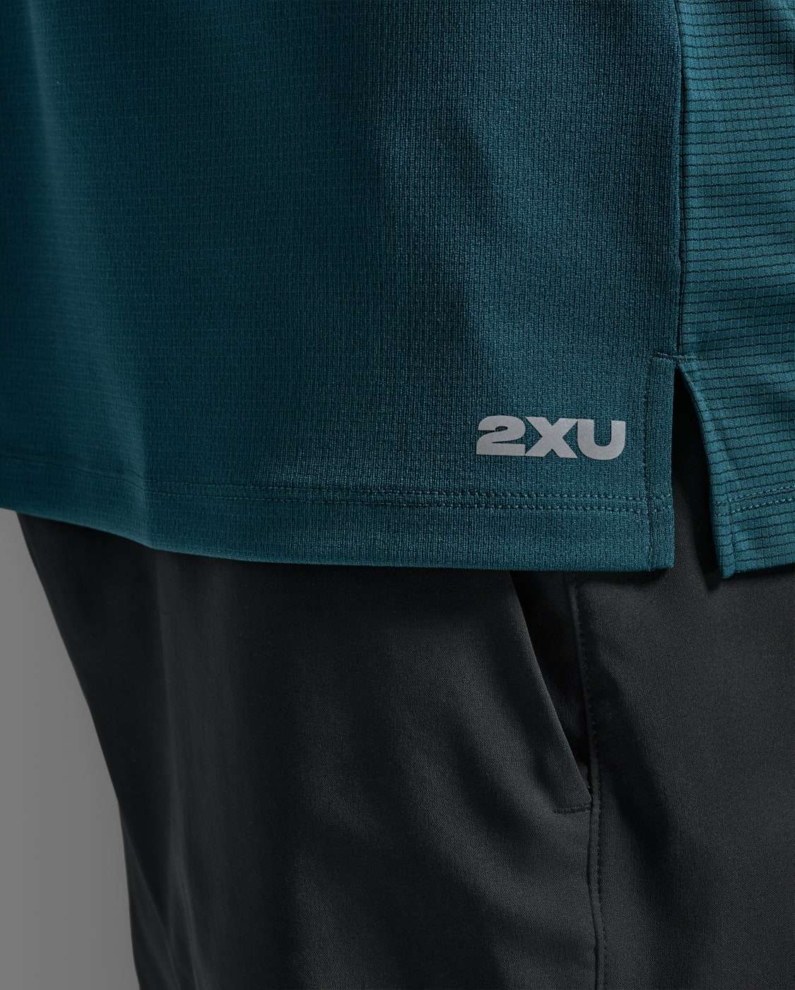 2XU Men Aero Mesh Tee - Dark Moss / Silver Reflective