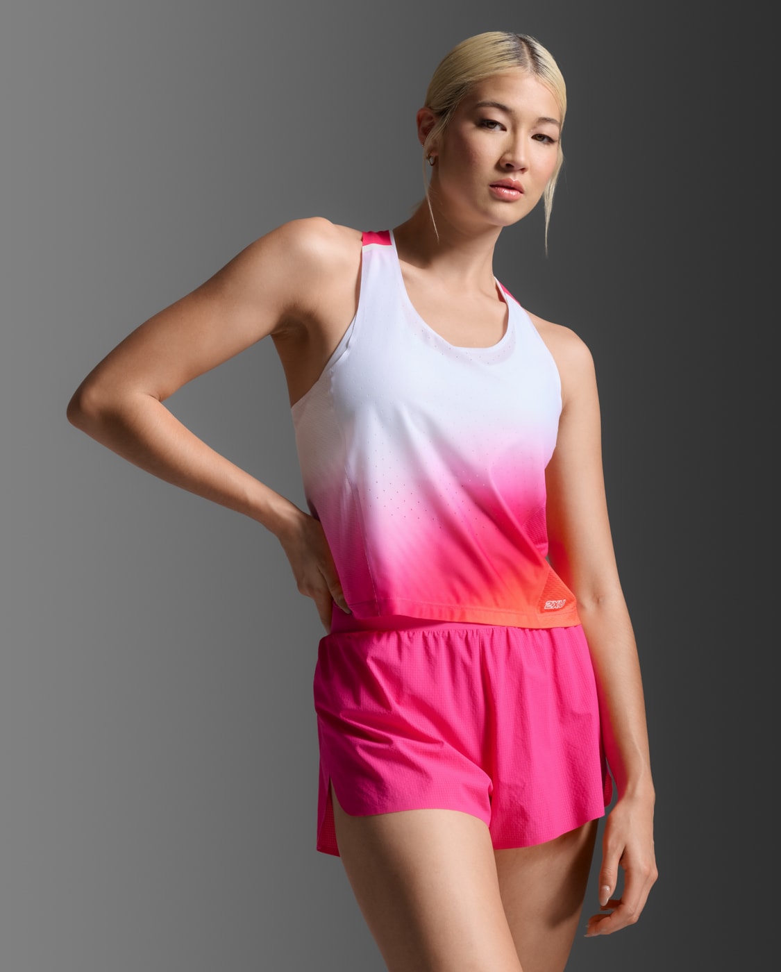2XU Women Light Speed React Crop Singlet - Fuchsia Grad / White Reflective