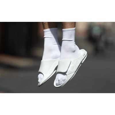 Buy OOFOS Unisex OOahh Sport Flex - White for running in Singapore - Running Lab SG
