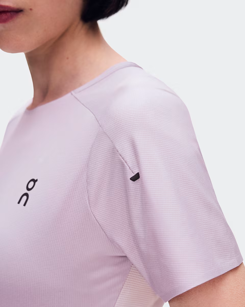 On Women Performance-T - Foxglove / Orchid