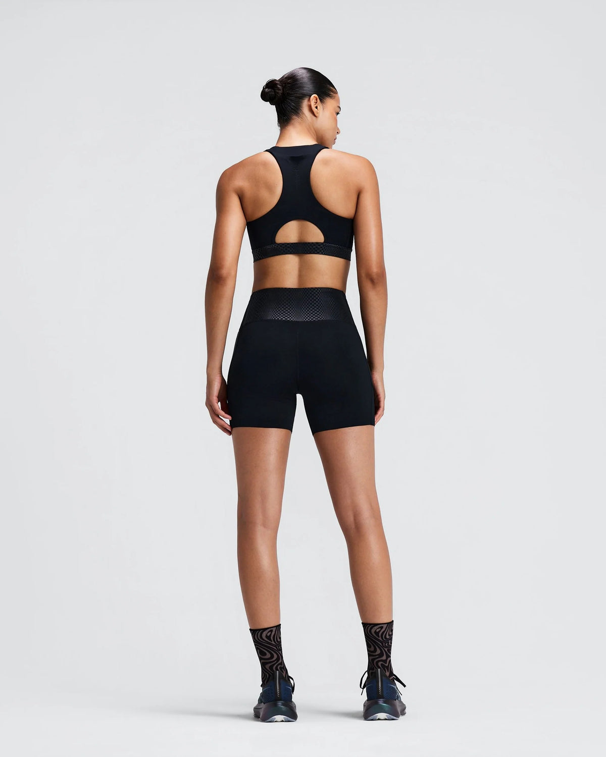 Buy Bandit Women Stamina-V Threshold Run Bra - Black for running in Singapore - Running Lab SG