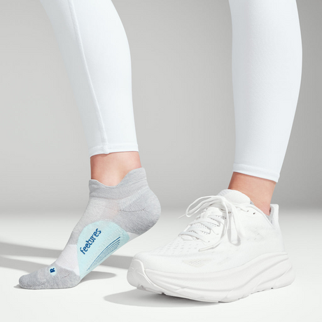 Feetures Active Elite Light Cushion No Show Tab - Gray Sky