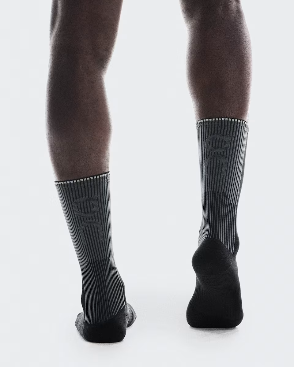 Buy On Unisex Performance Run Sock High - Black / Eclipse for running in Singapore - Running Lab SG