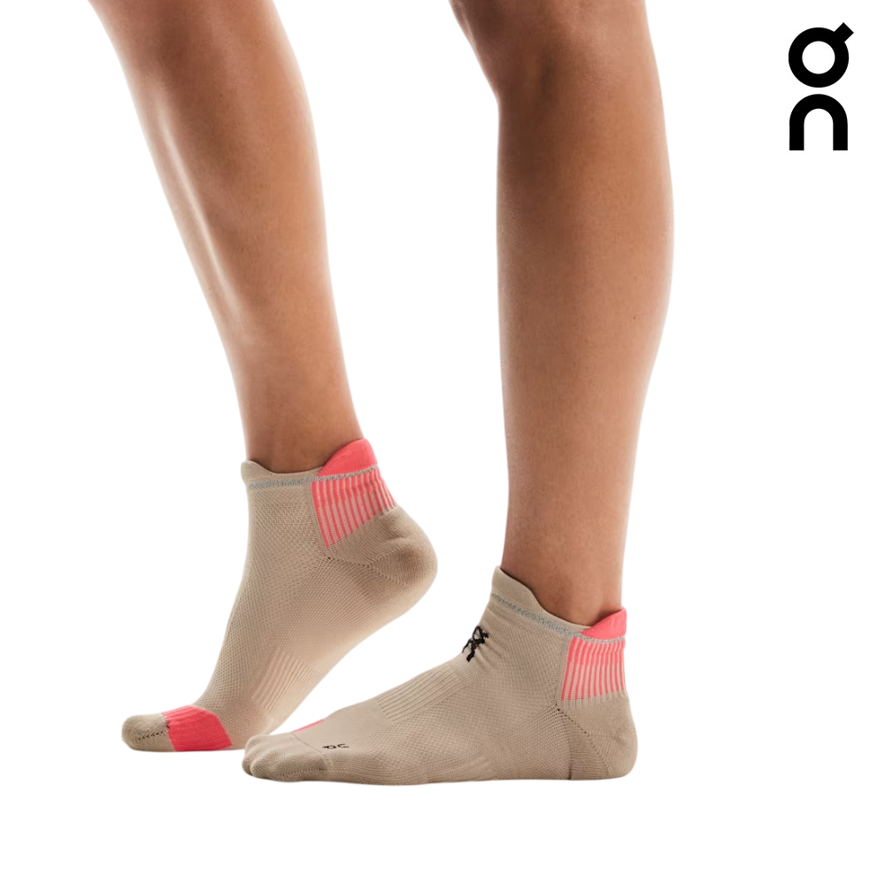 On Unisex Performance Run Sock Low - Desert / Pink
