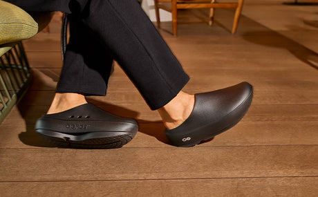 Buy OOFOS Unisex Cloog Plus - Black for running in Singapore - Running Lab SG