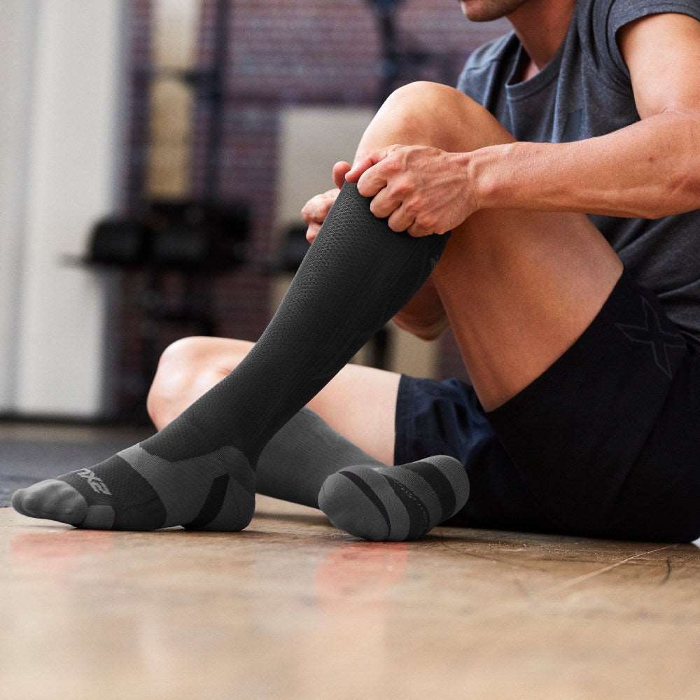2XU Unisex Vectr Light Cushion Full Length Socks Black Titanium