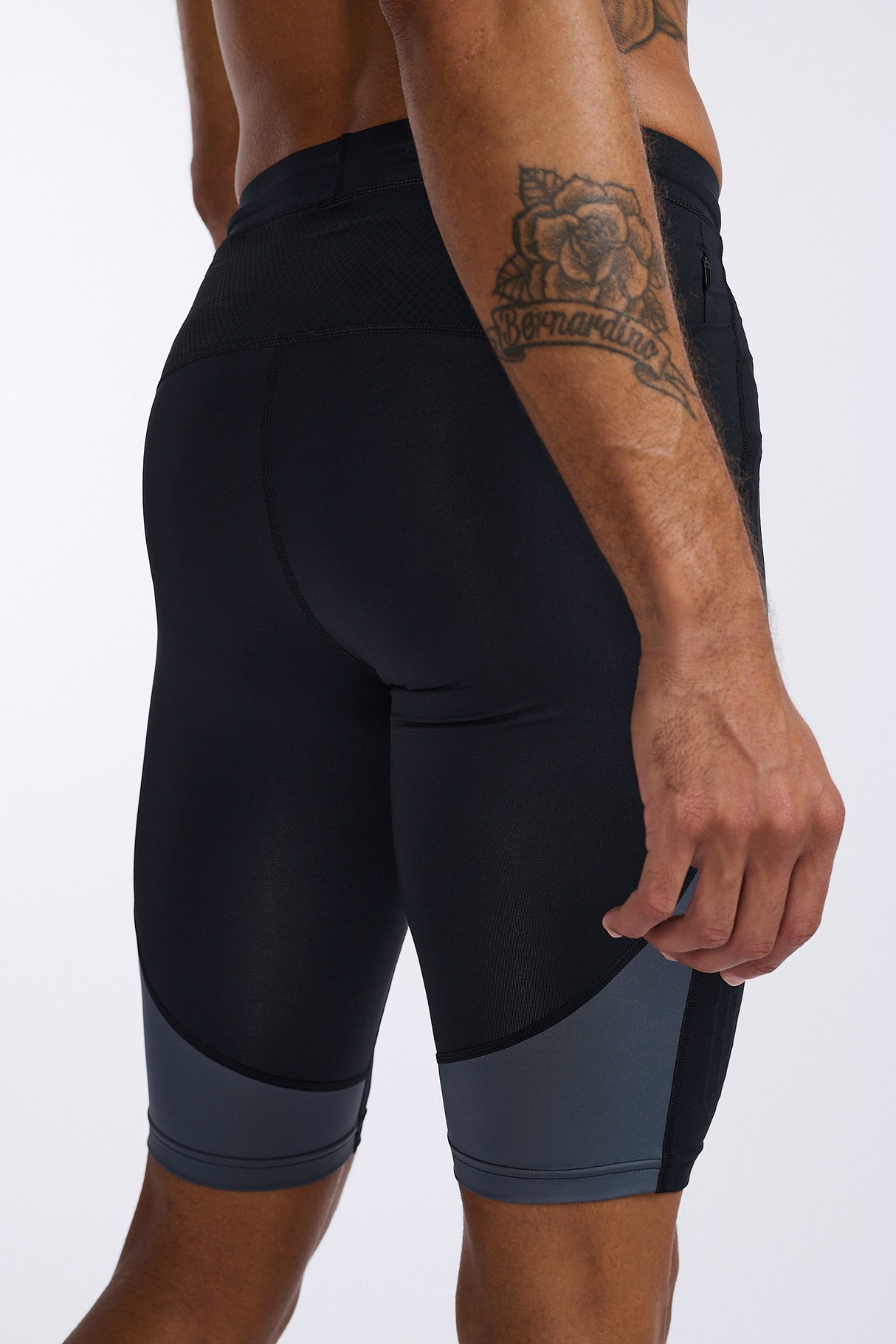 Shop 2XU: Elite Compression Apparel for Peak Performance and Rapid Recovery in Every Move | Running Lab