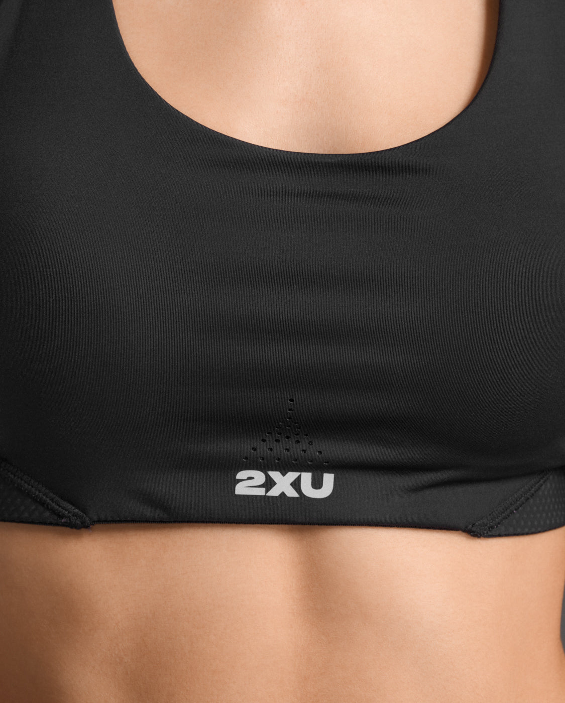 2XU Women Aero Mesh Medium Impact Bra - Black / Silver Reflective