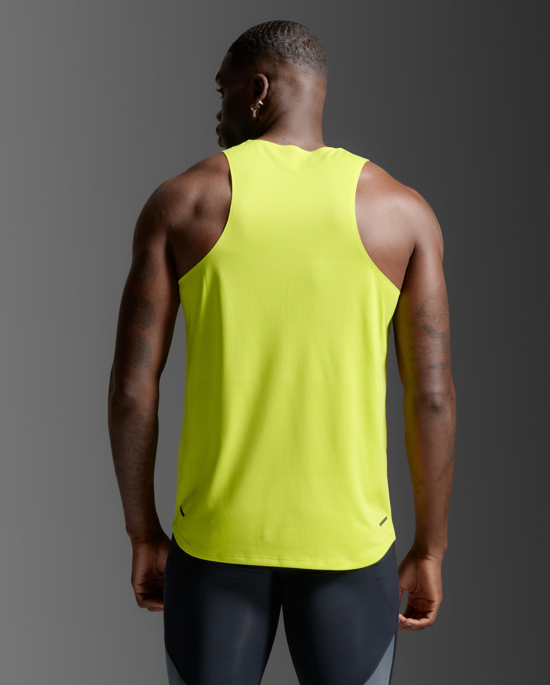2XU Men Light Speed Tech Singlet - Volt / Black Reflective