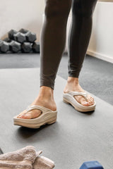 OOFOS Women OOmega Luxe Sandal - Nomad / Fog