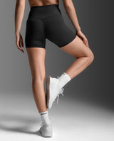 2XU Women Fluid Hi-Rise 5 Inch Shorts - Black / Black