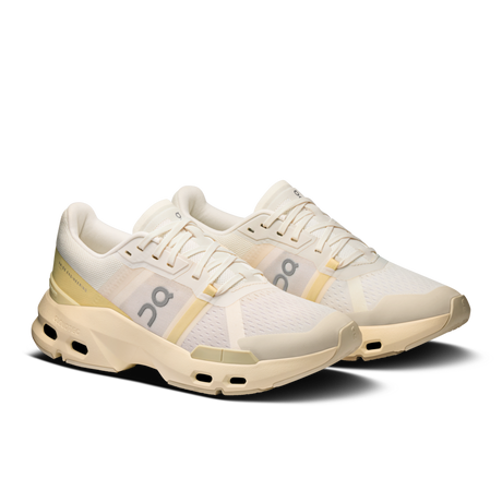 On Women Cloudpulse - Ivory / Tumeric