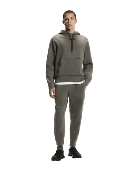 Buy On Men Focus Tech Sweatpants - Shadow for running in Singapore - Running Lab SG