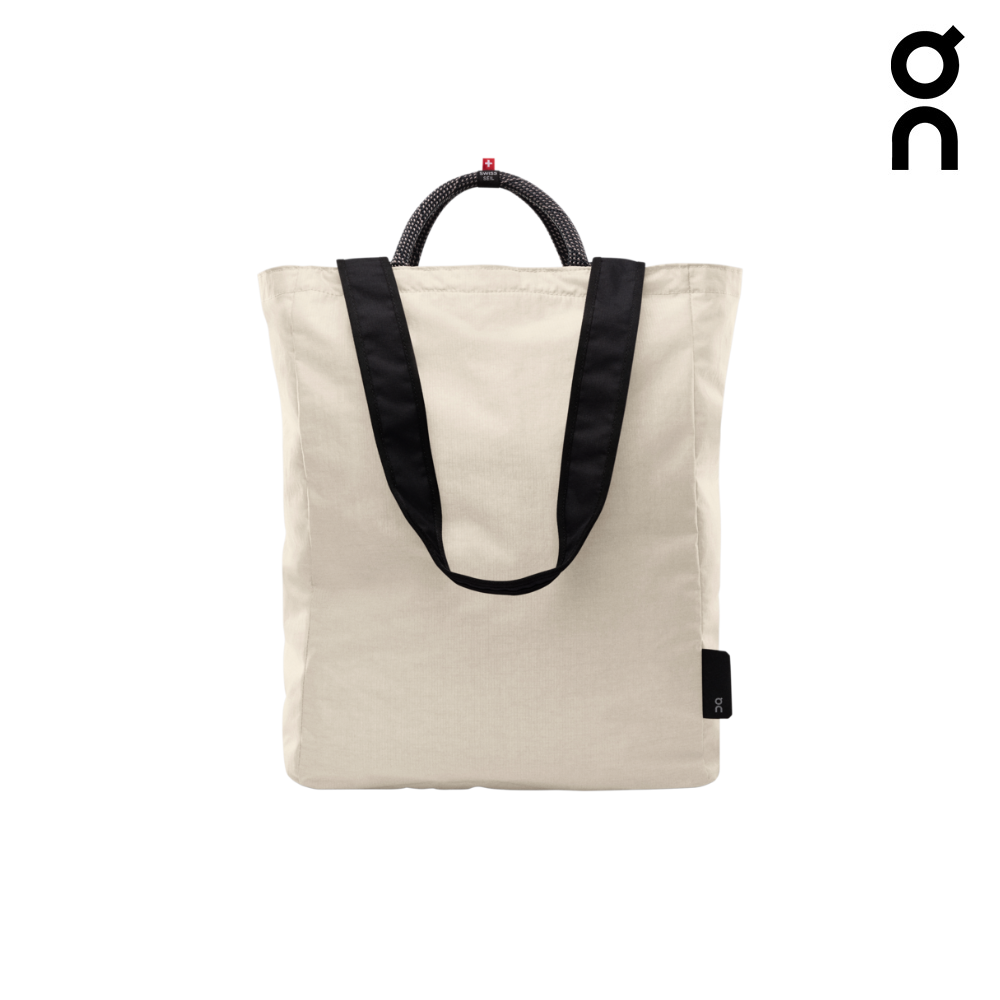On Unisex Tote Pack 25L - Cream / Black
