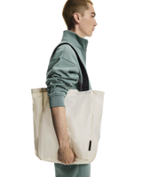 On Unisex Tote Pack 25L - Cream / Black