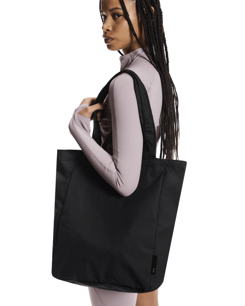 Buy On Unisex Tote Pack 25L - Black for running in Singapore - Running Lab SG