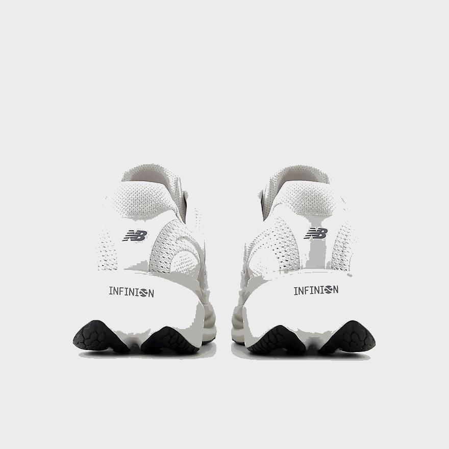 Buy New Balance Men 1080v15 Wide - Nb 103 White / Truffle Salt for running in Singapore - Running Lab SG