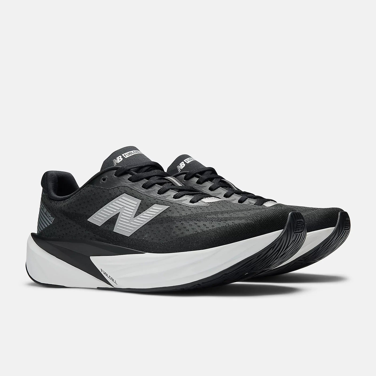 New Balance Men FuelCell Rebel V5 Wide - Black / Silver Metallic