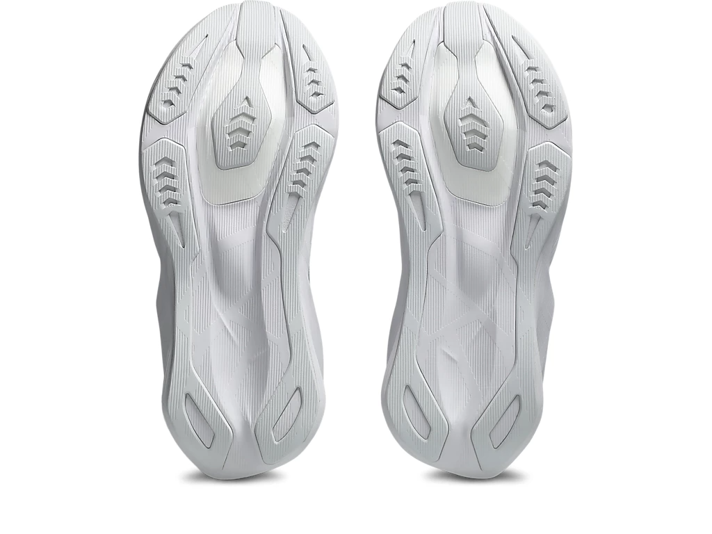ASICS Women Novablast 6 - White / White