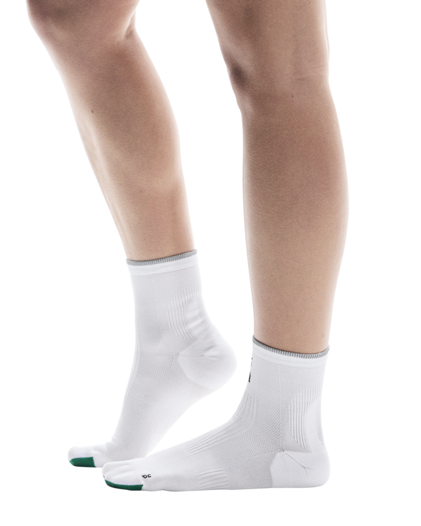 Buy On Unisex Elite Run Sock Mid - White / Ivory for running in Singapore - Running Lab SG