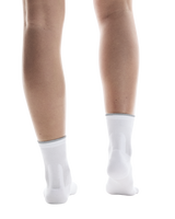 Buy On Unisex Elite Run Sock Mid - White / Ivory for running in Singapore - Running Lab SG