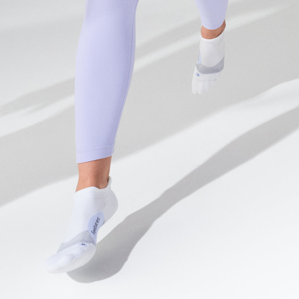 Feetures Active Elite Light Cushion No Show Tab - White Lilatech