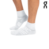 On Running Men Performance Mid Sock - White / Ivory