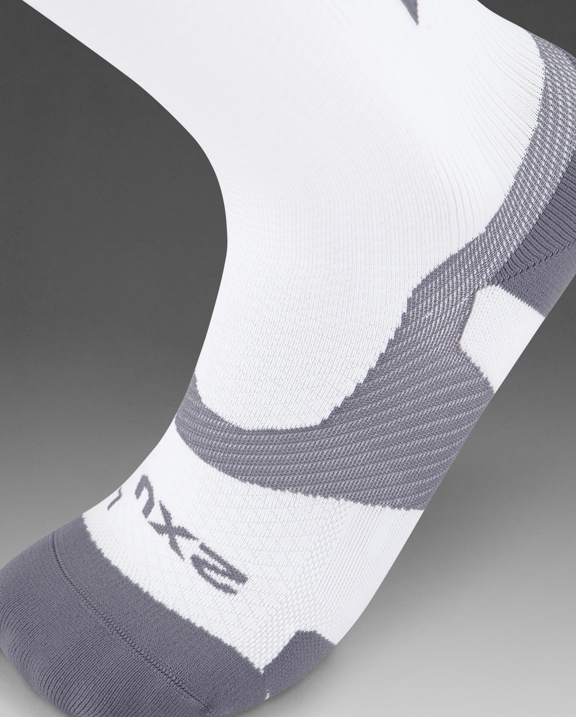 2XU Unisex Vectr Light Cushion Full Length Compression Socks - White / Grey