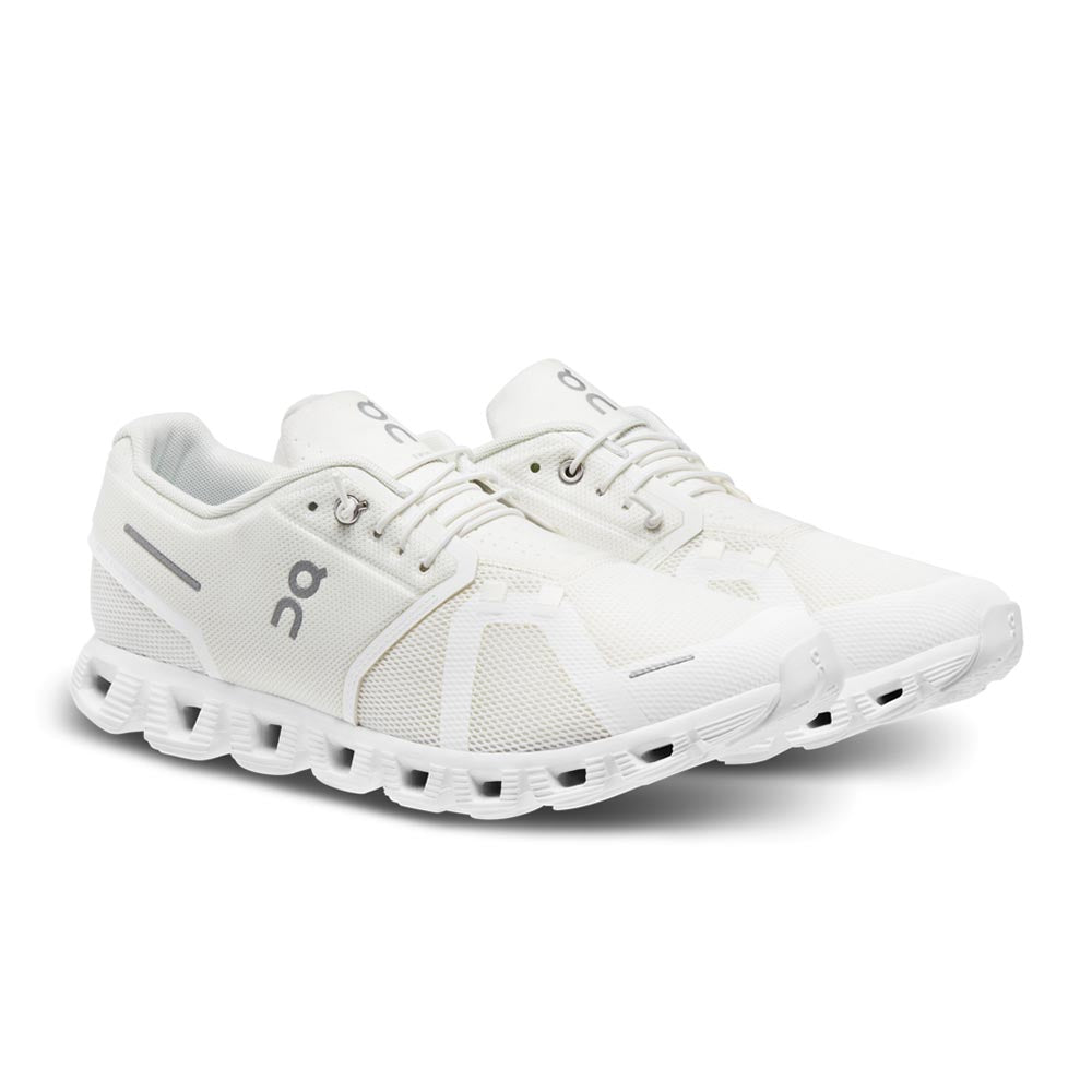 White hot sale running sneakers